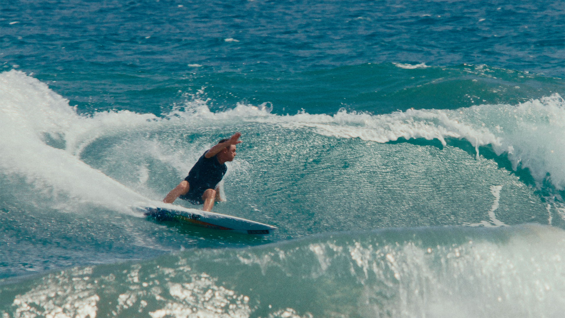 Taylor Knox surfing